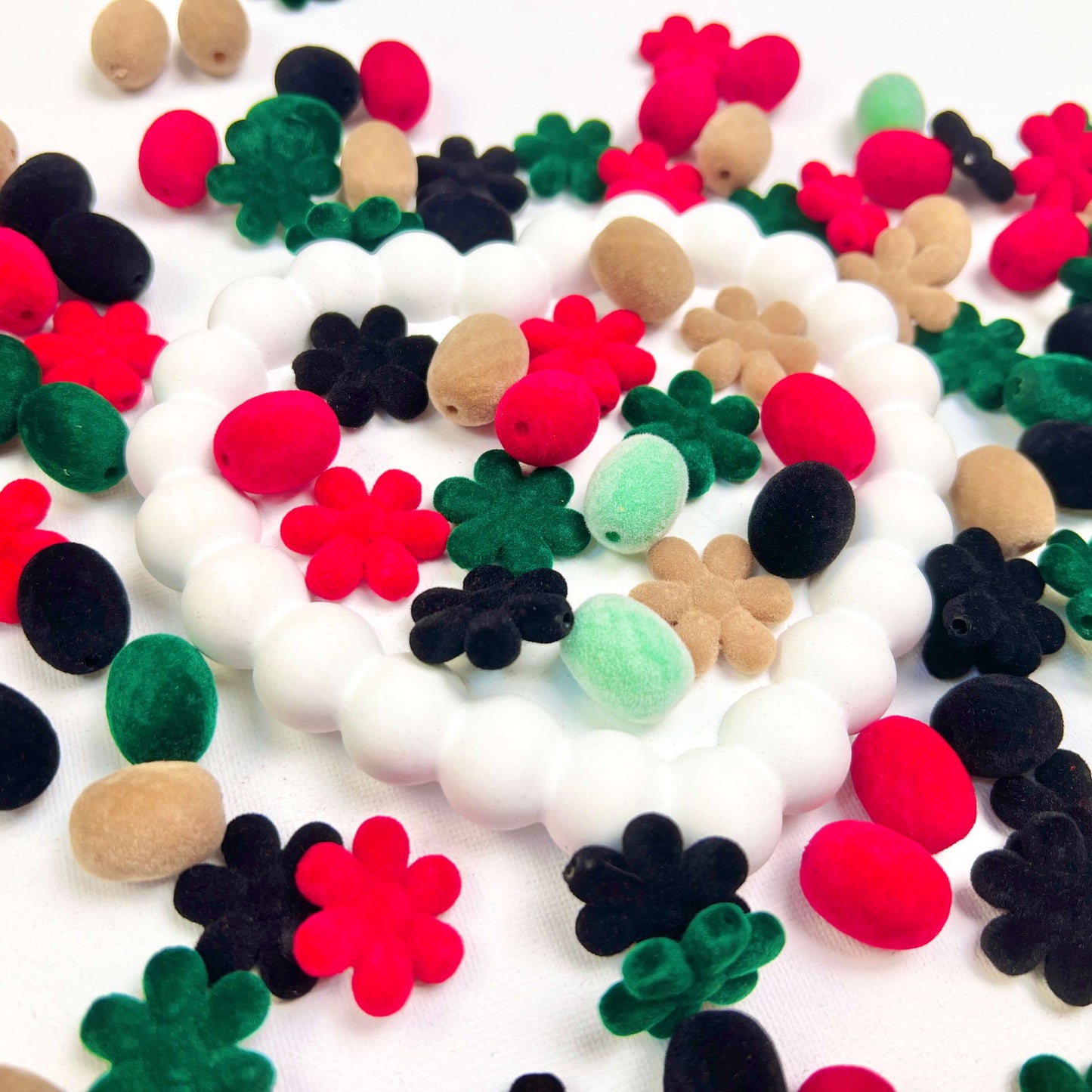♥【新作】♥ A0019 🎄クリスマス限定🎄ミックス もふもふ ビーズ